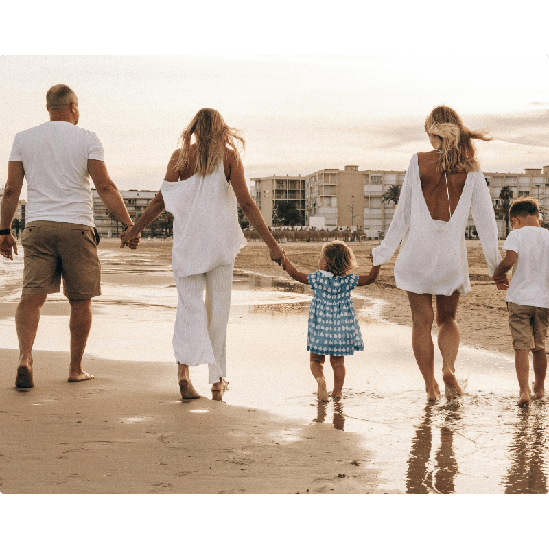 Realty One Group Estates | Familiar